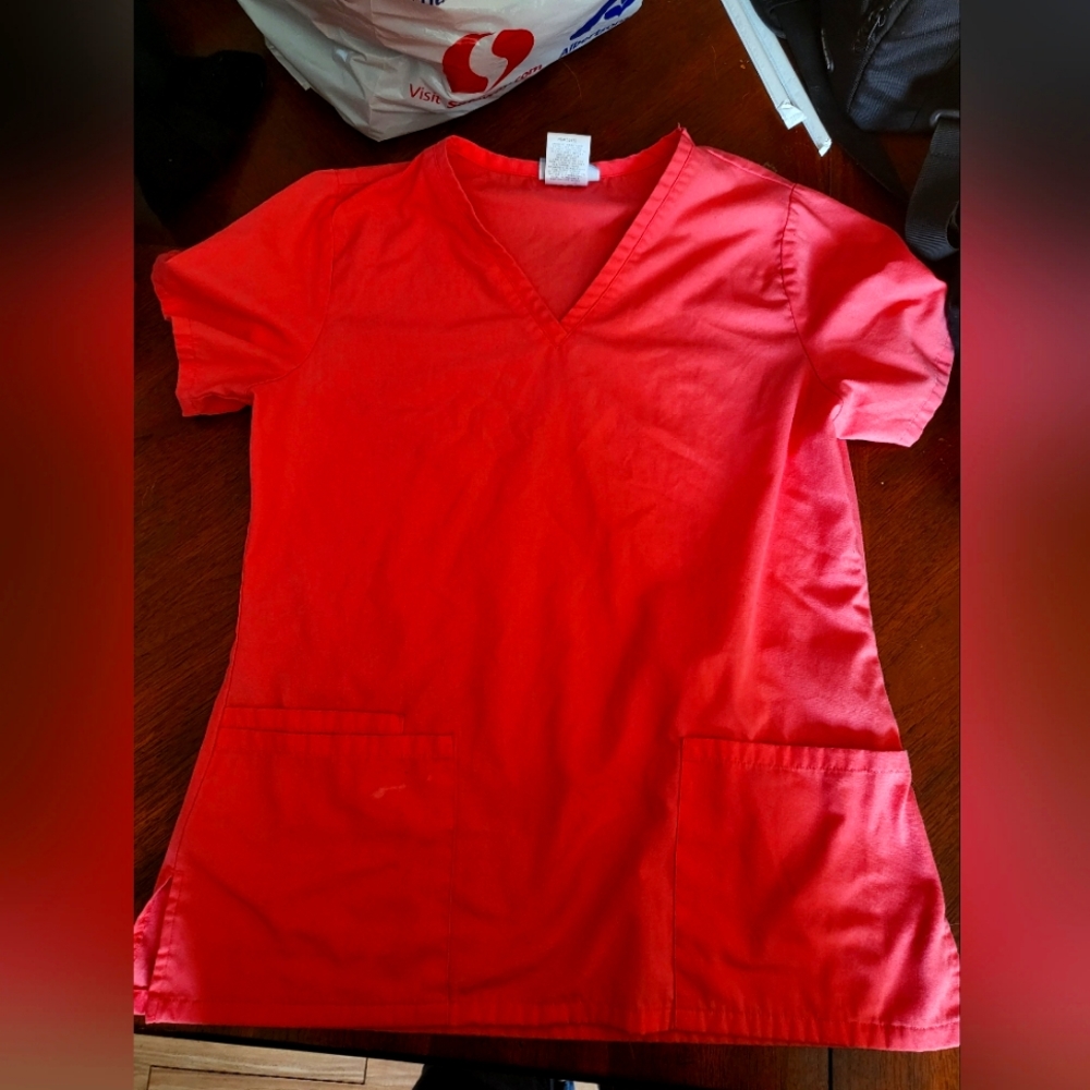 Scrub top